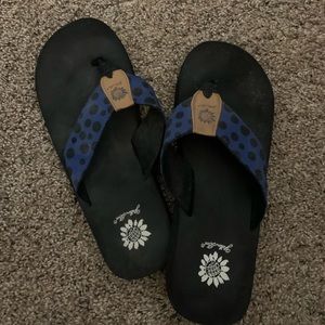Women’s yellow box Flip flops